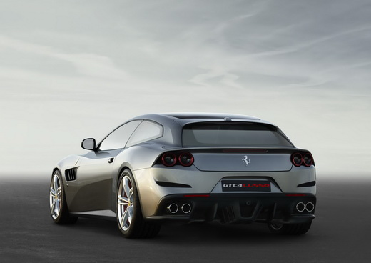 פרארי GTC4Lusso
